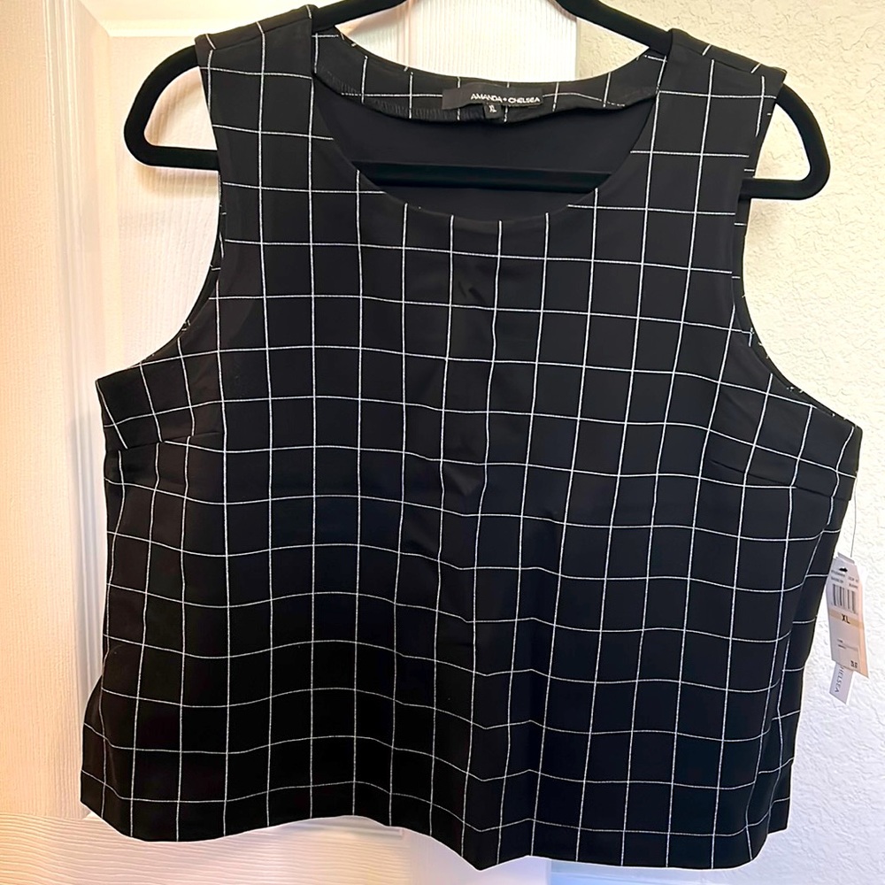 NWT Amanda and Chelsea top. Size XL. Gorgeous